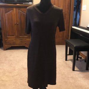 Super cute form fitting casual dress
